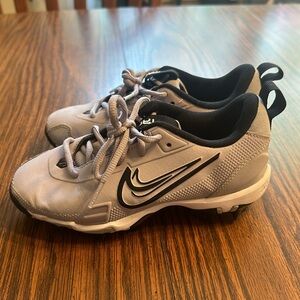 Nike baseball cleats 1.5 youth grey and black